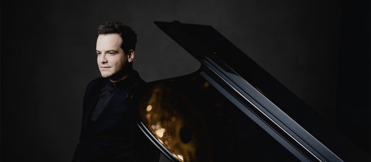 Francesco Piemontesi - Photo by Marco Borggreve