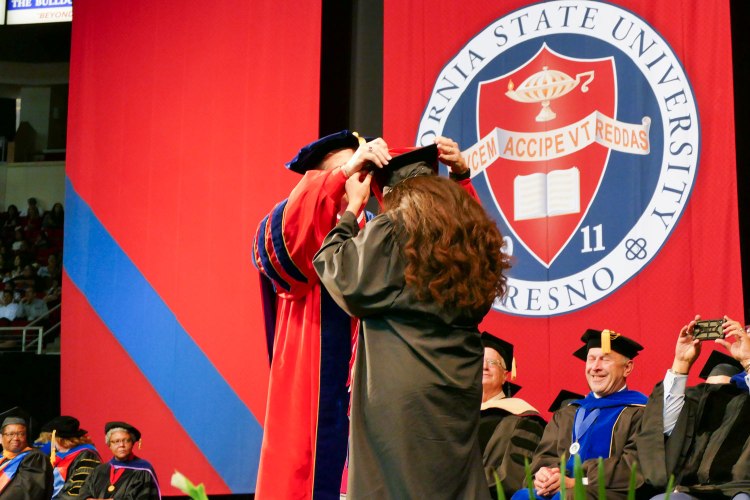 Primavera Leal Martinez receives the President’s Medal.