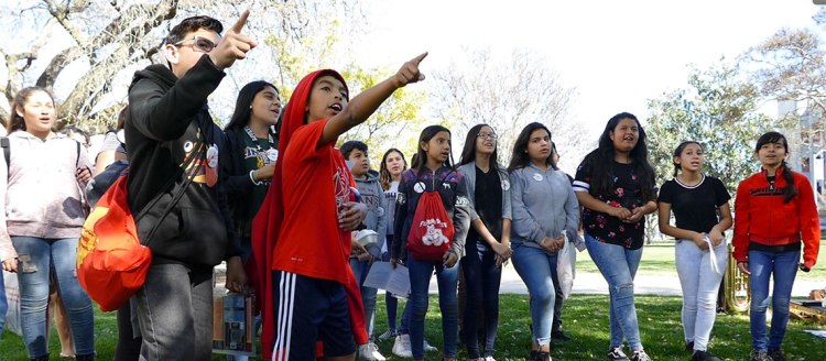 Elementary School children practice for their Peach Blossom Performance.