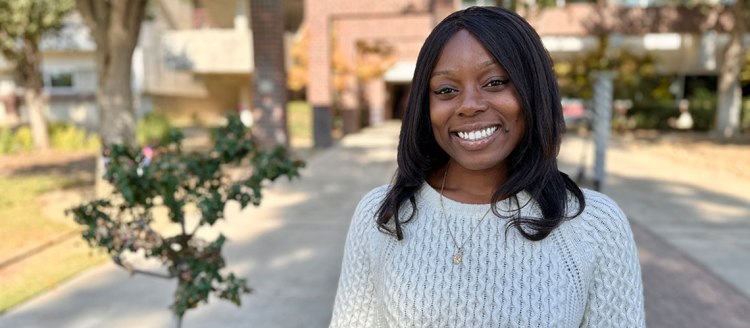 Fresno State alumna Kenyeih Williams directs development efforts for the Craig School of Business.